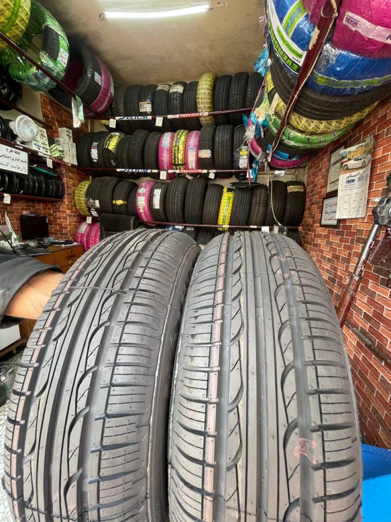 تصویر لاستیک رازی تایر 175/60/13 طرح گل RG400.