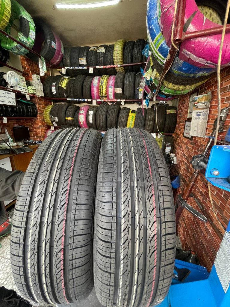لاستیک کویرتایر 225/60R18 مدل KB700