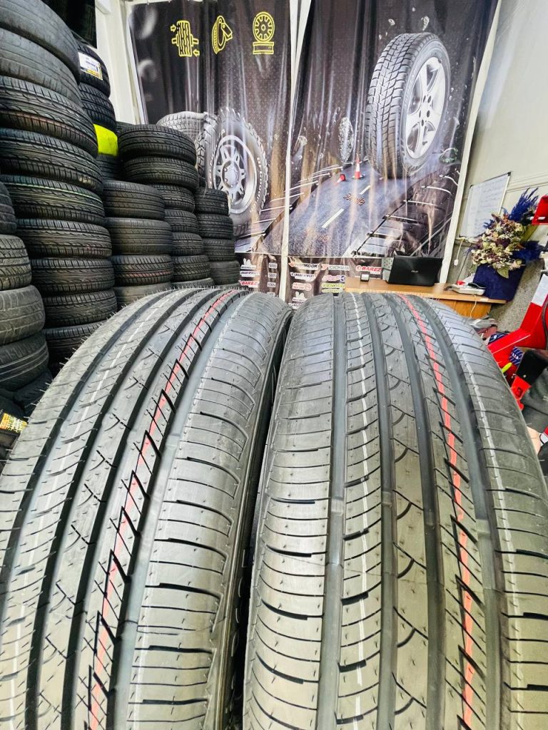 تصویر لاستیک بارز 215/55R17 مدل P685.