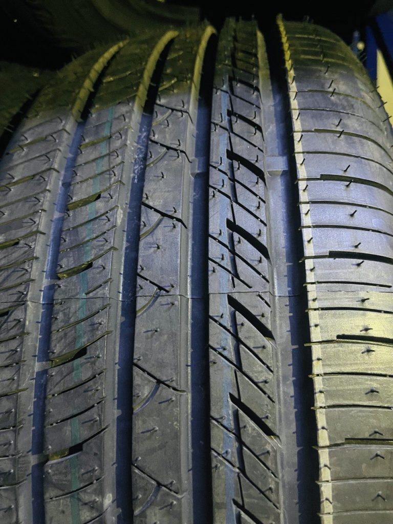 لاستیک بارز مدل P685 سایز 215/50R17